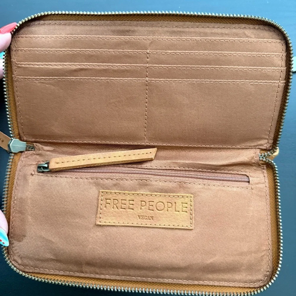 Free People Zip Wristlet Wallet Brown Vegan Leather Travel Clutch - One Size NWT